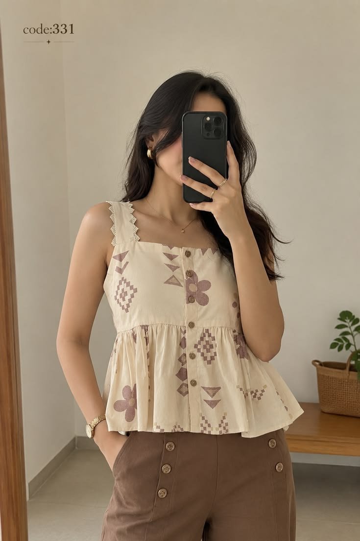 Nama Produk  Blus Peplum Cream Motif Floral dan Geometris