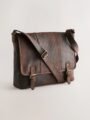 Nama Produk  Tas Messenger Pria Cokelat dengan Detail Anyaman dan Gesper
