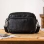 Nama Produk  Tas Selempang Pria Kulit Hitam Multifungsi